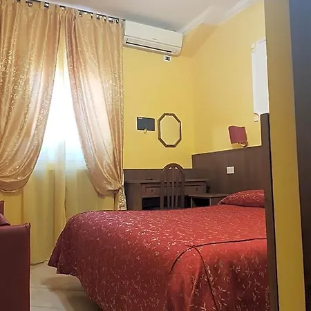 Rudy Nocleg ze śniadaniem 4*